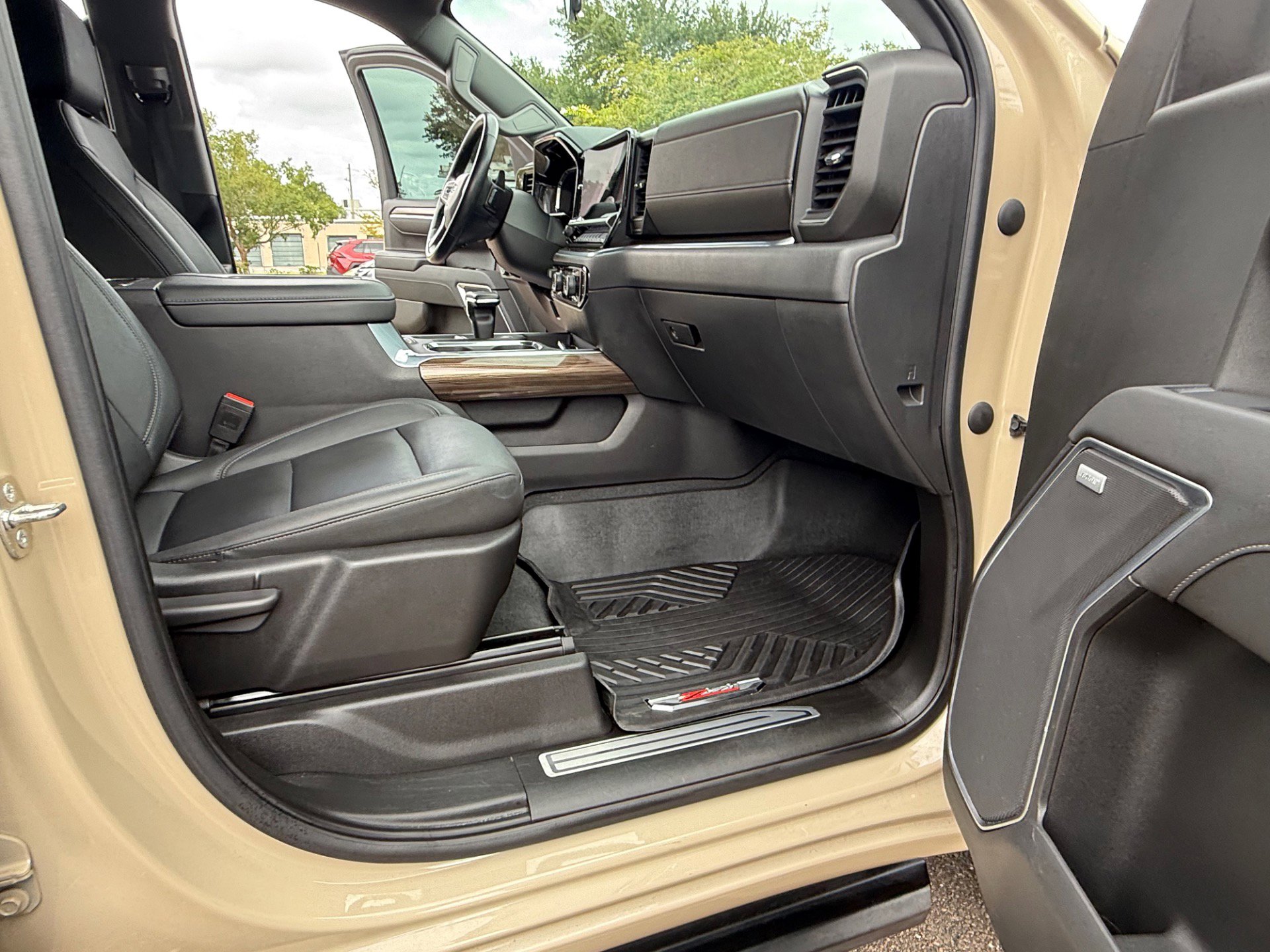 Used 2022 Chevrolet Silverado 1500 LT Trail Boss w/ LT Trail Boss Premium Package image 28