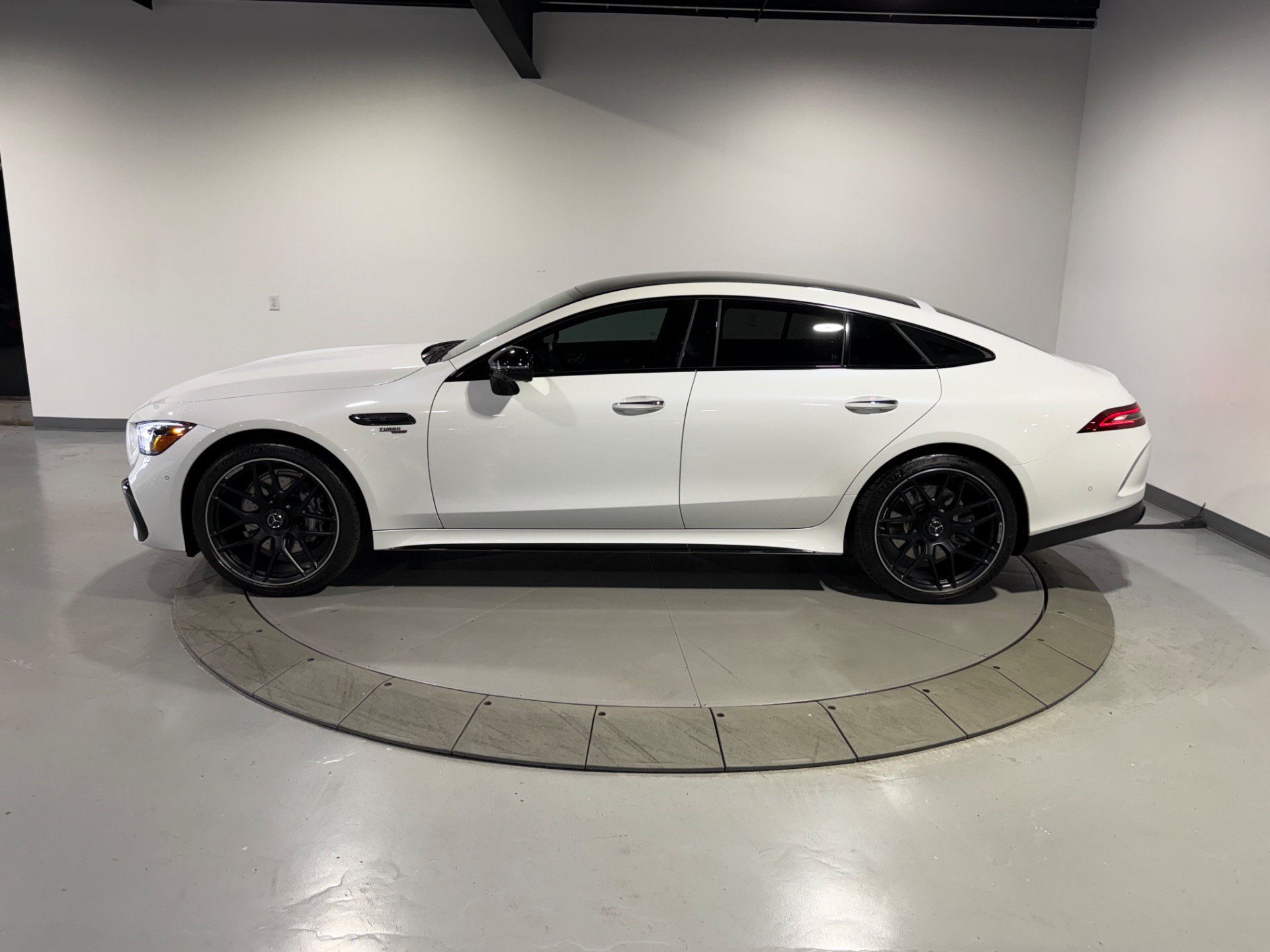 Used 2026 Mercedes-Benz AMG GT 43 image 4