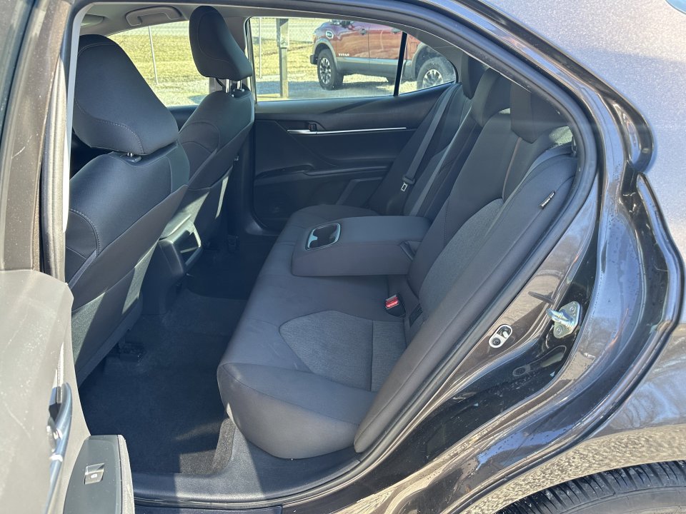 Used 2020 Toyota Camry LE image 16