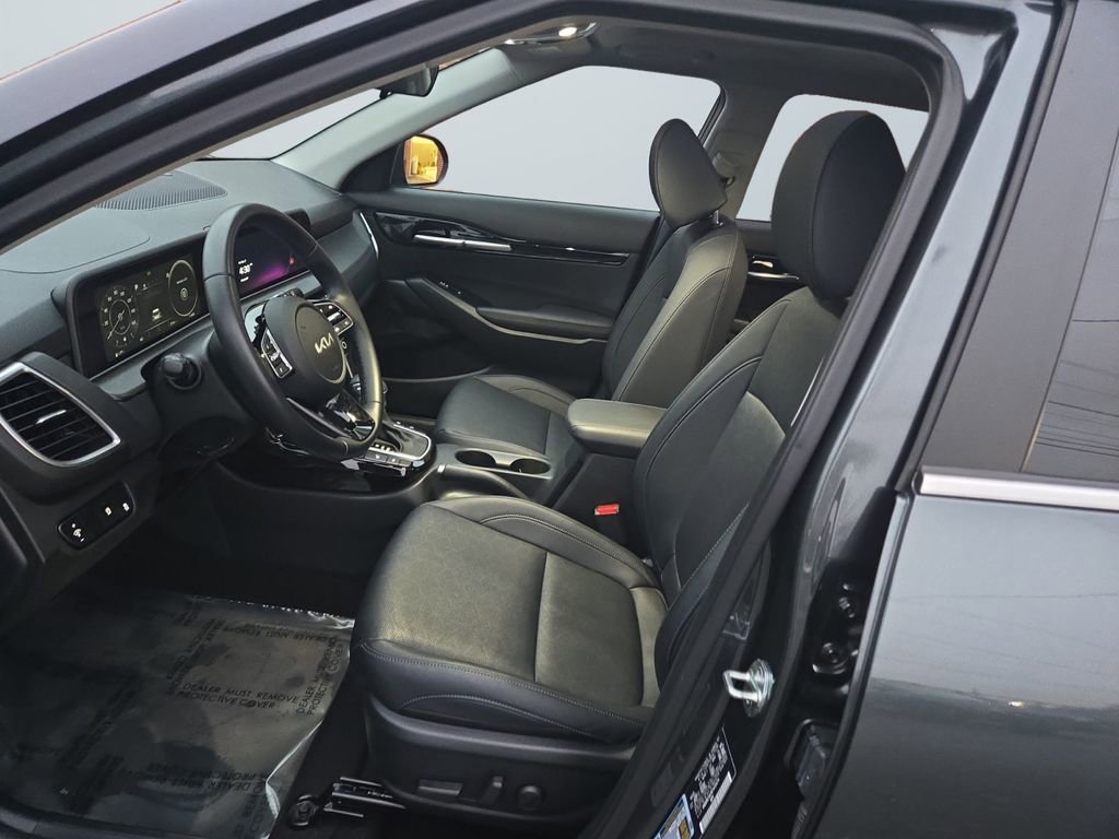 Used 2024 Kia Seltos EX image 9
