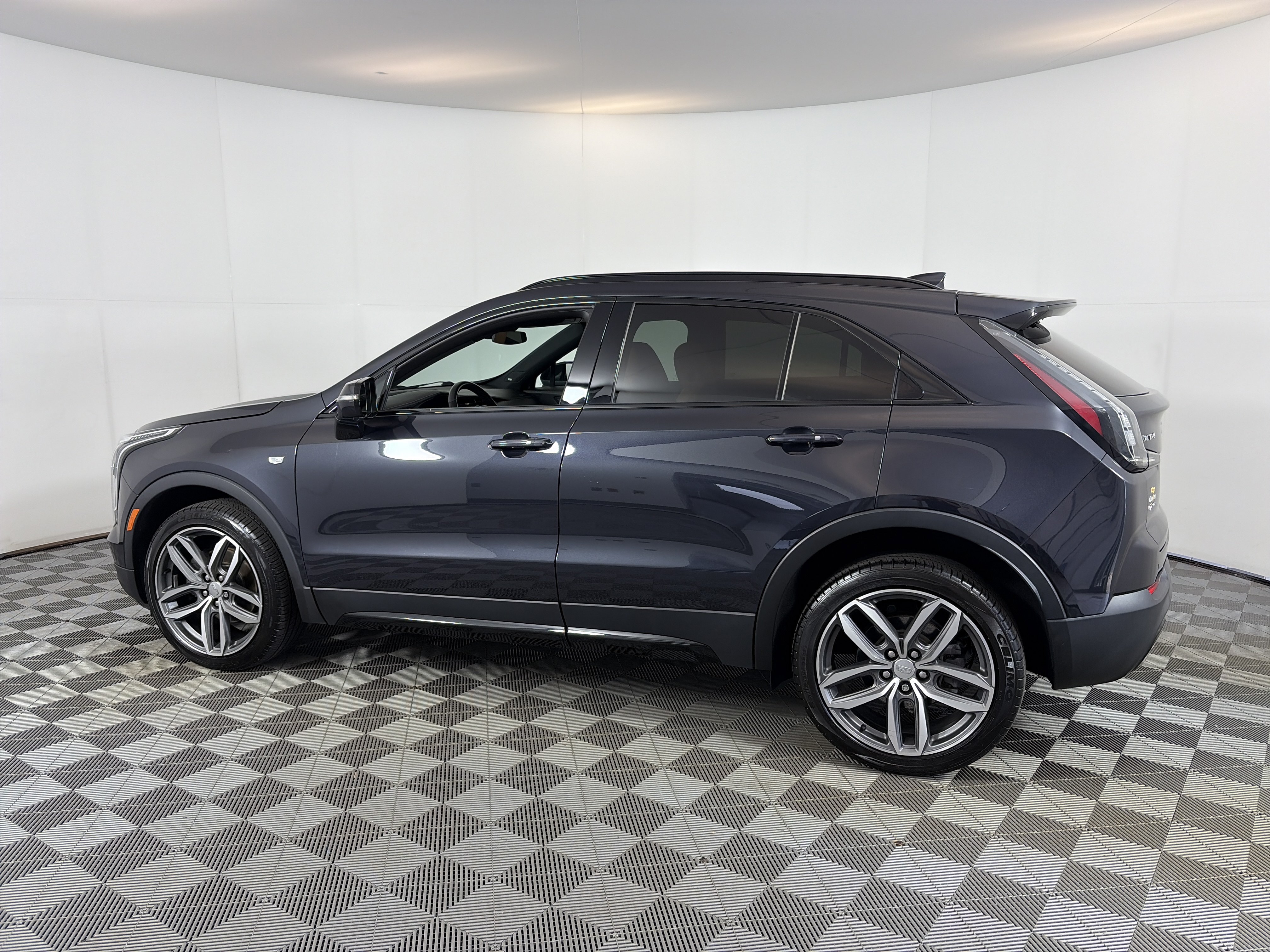 Certified 2023 Cadillac XT4 Sport AWD/4WD image 8