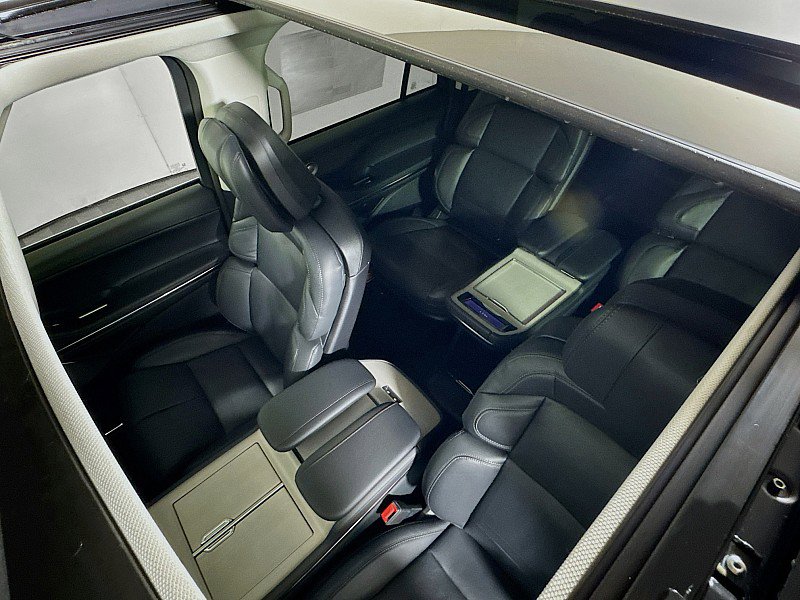 New 2025 Lincoln Navigator L Reserve image 14