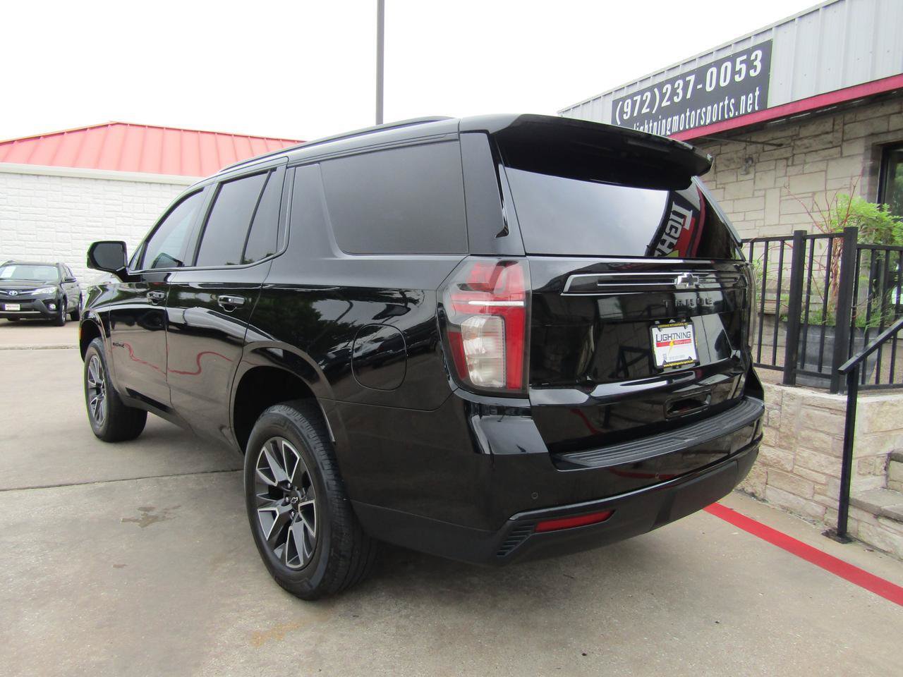 Used 2021 Chevrolet Tahoe Z71 w/ Z71 Off-Road Package AWD/4WD image 3