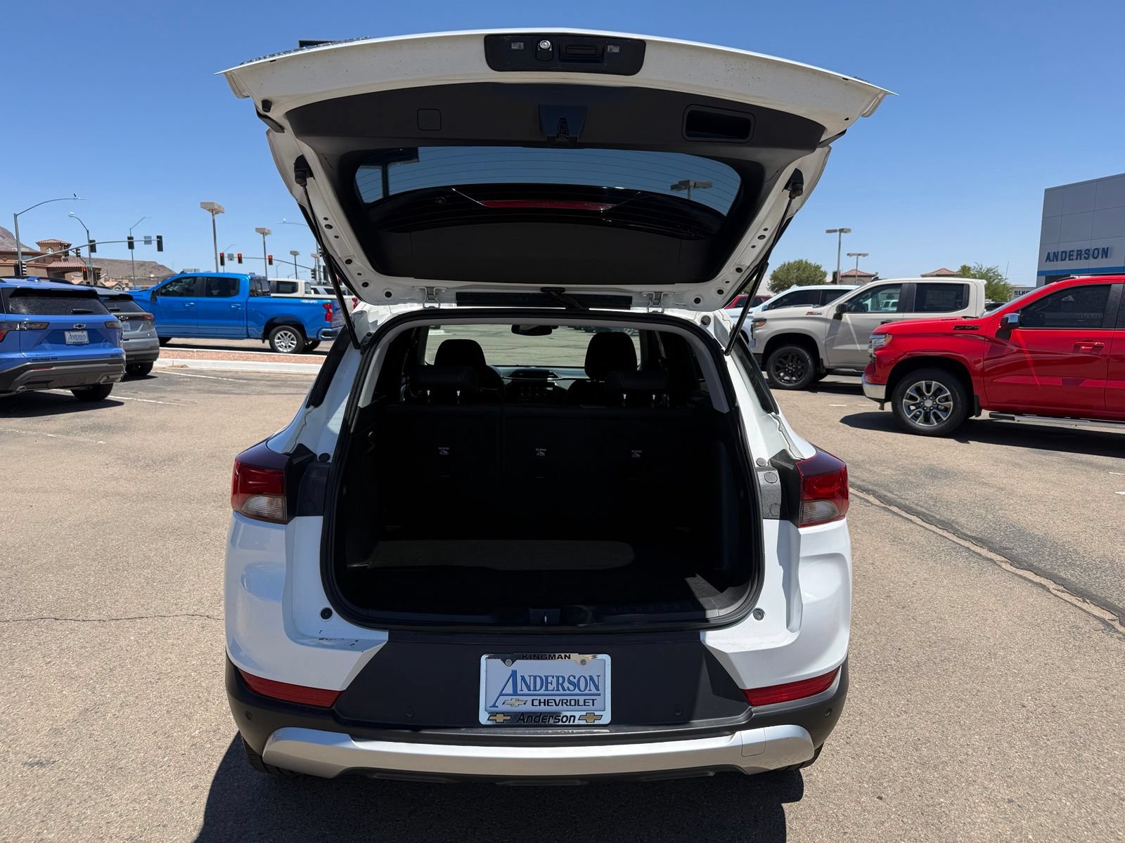 Certified 2022 Chevrolet TrailBlazer LT w/ Convenience Package FWD image 35