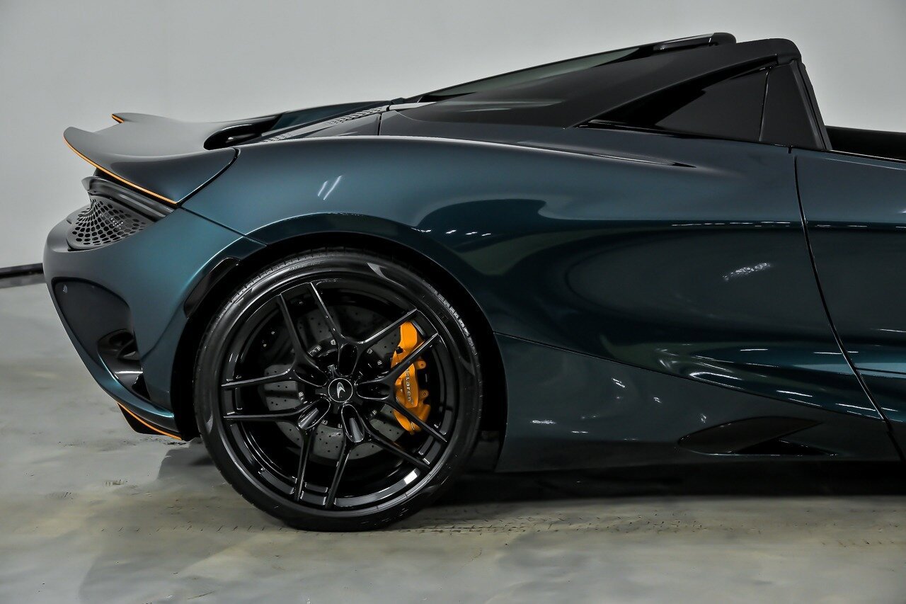 Used 2024 McLaren 750S Spider RWD image 13