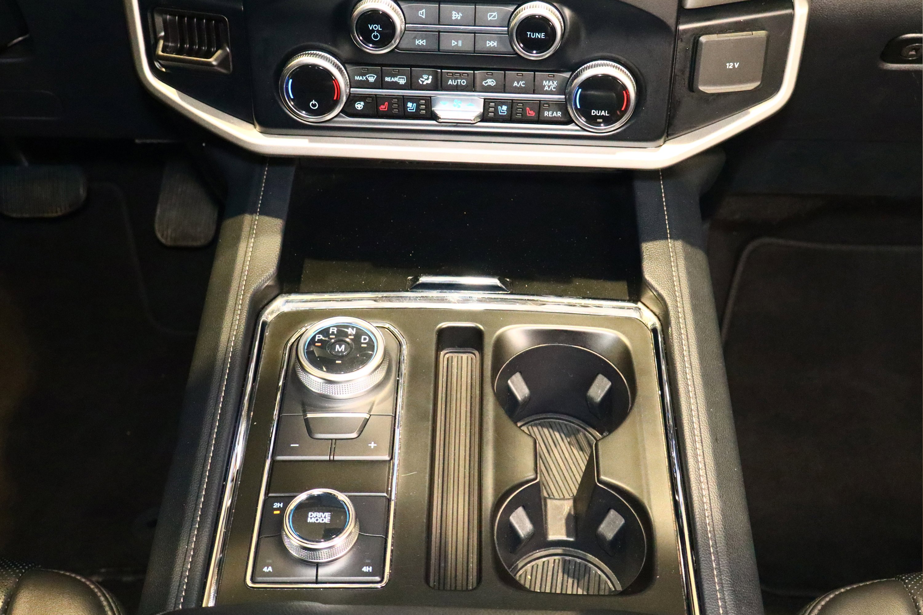 Used 2024 Ford Expedition XLT image 29