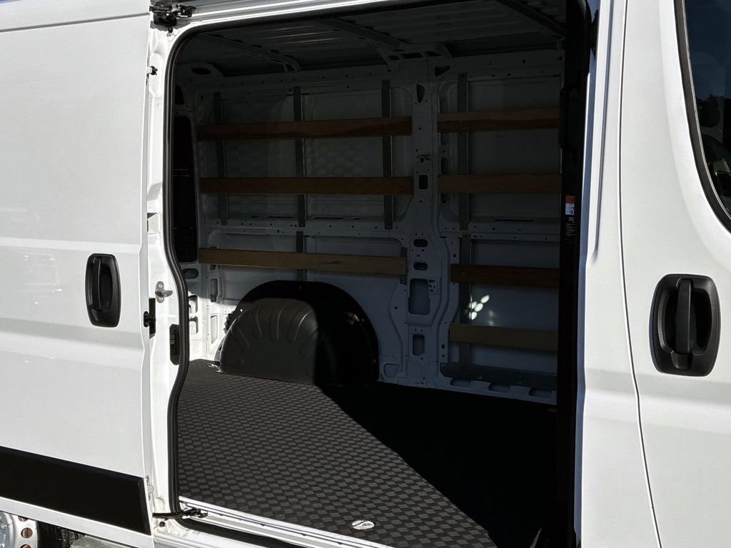 Used 2025 RAM ProMaster 2500 w/ U-Haul Equipment Group FWD image 11