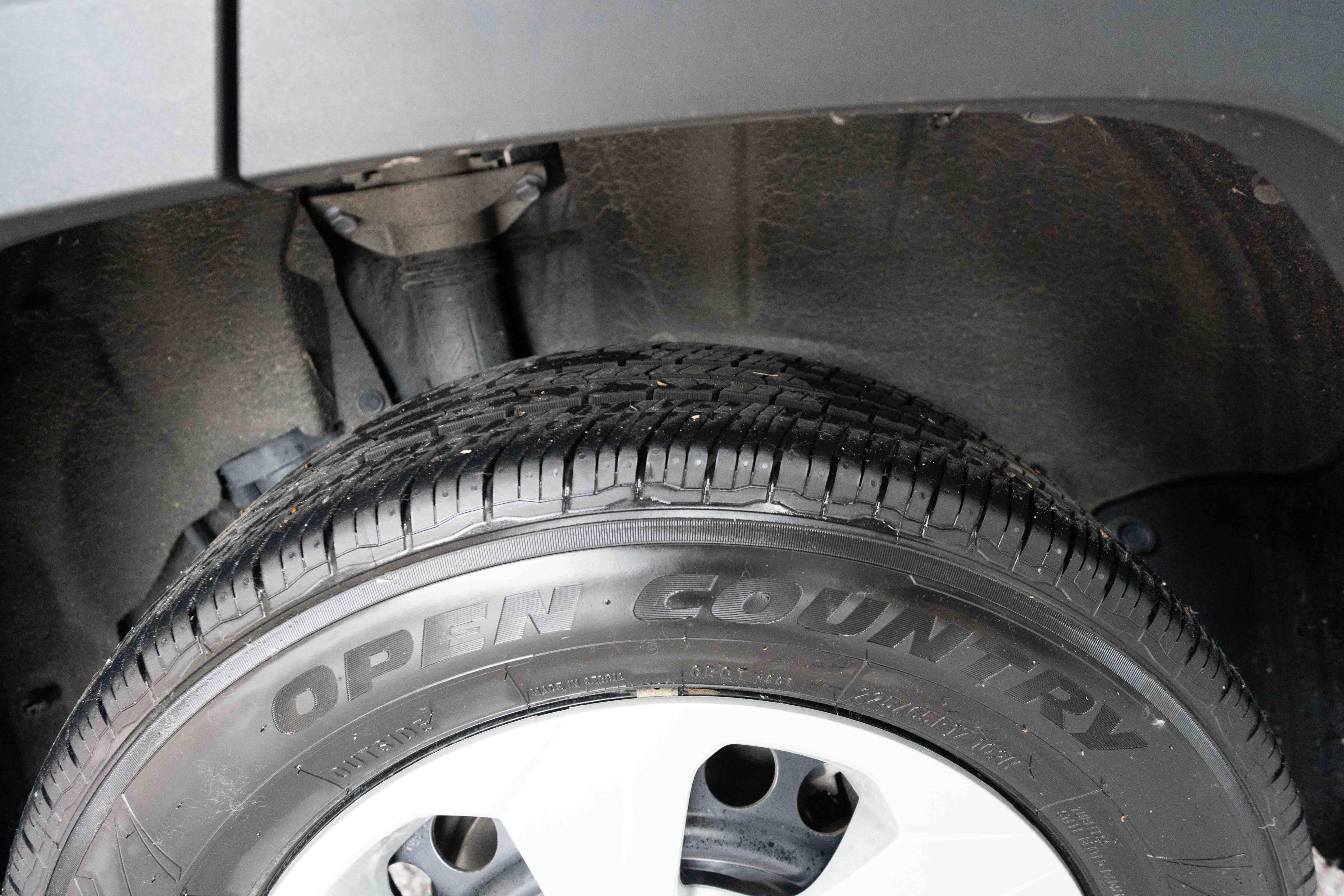 Used 2019 Toyota RAV4 LE w/ All Weather Liner Package AWD/4WD image 30