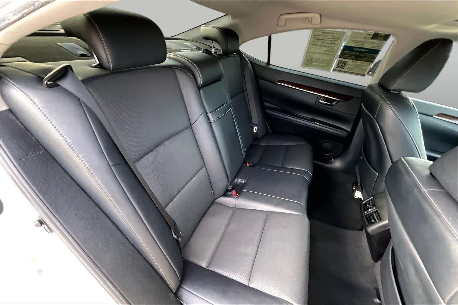 Used 2016 Lexus ES 350 w/ Premium Package w/Wood Trim FWD image 19