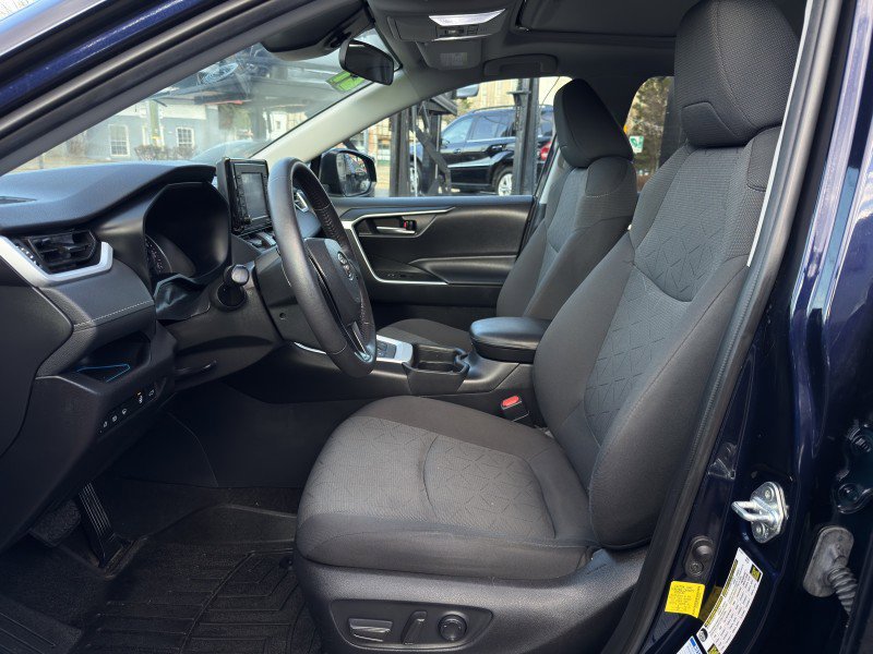Used 2021 Toyota RAV4 XLE w/ Convenience Package image 15