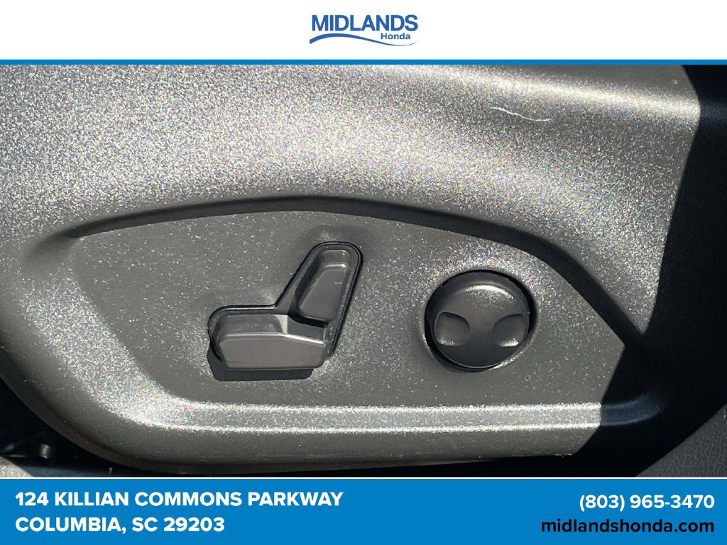 Used 2025 Jeep Compass Latitude w/ Sun & Sound Group AWD/4WD image 15