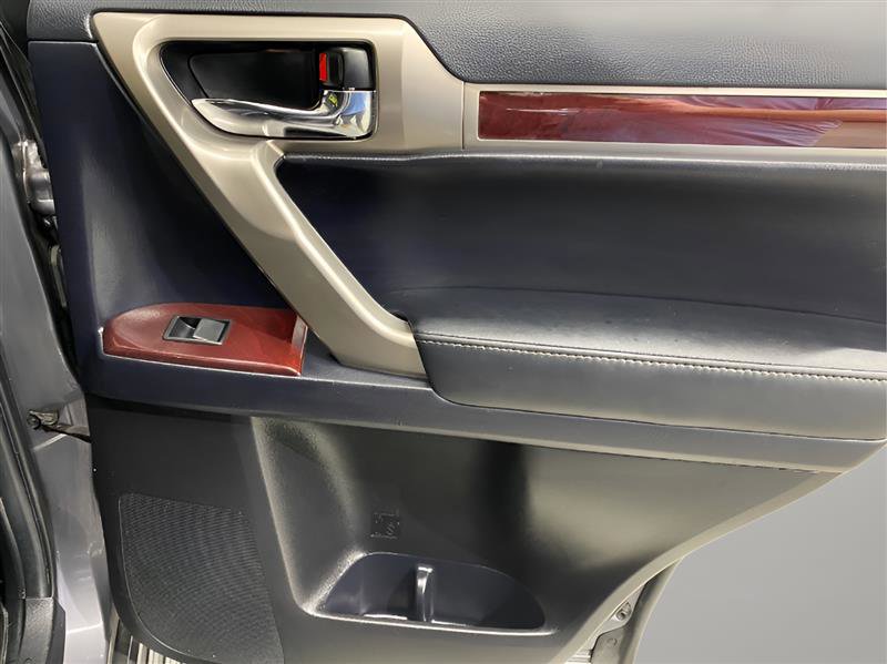 Used 2018 Lexus GX 460 Premium w/ Premium Package image 30