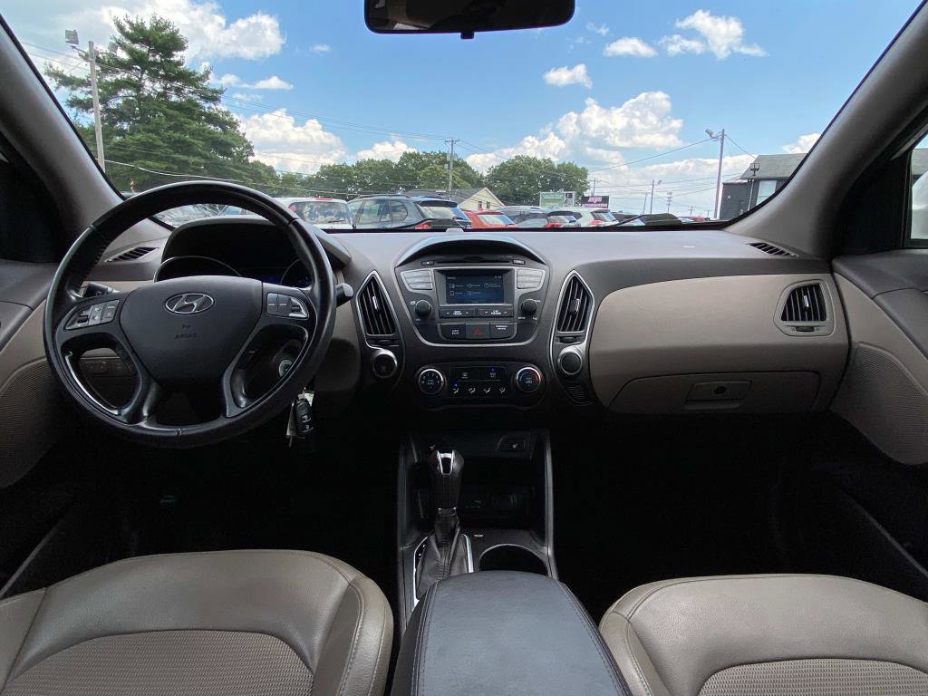 Used 2015 Hyundai Tucson SE image 12