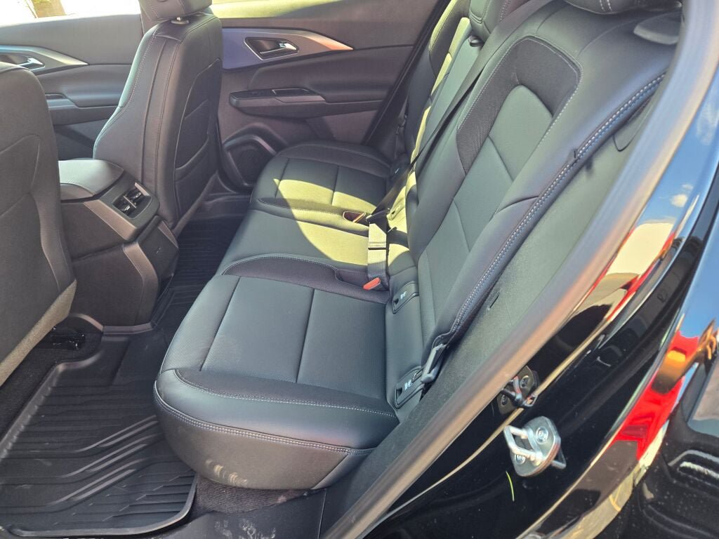 New 2026 Chevrolet Equinox EV LT AWD/4WD image 13