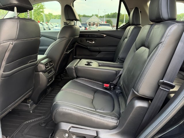 Used 2025 Honda Pilot EX-L image 16