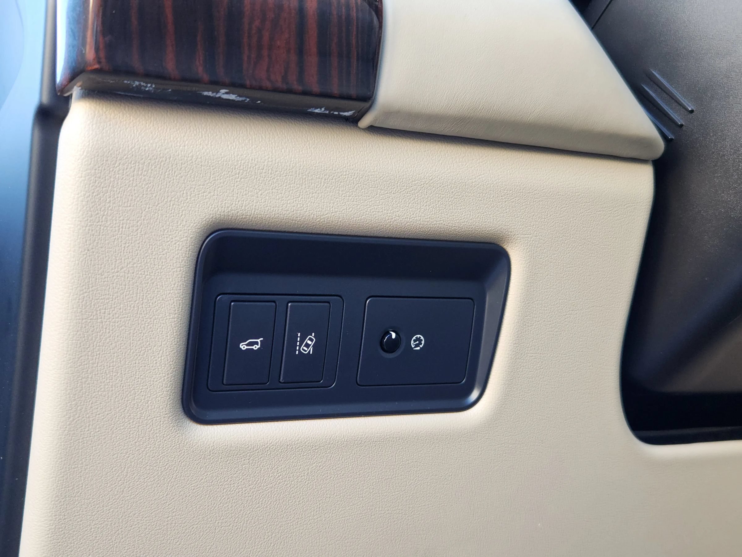 Used 2017 Land Rover Range Rover Supercharged AWD/4WD image 18