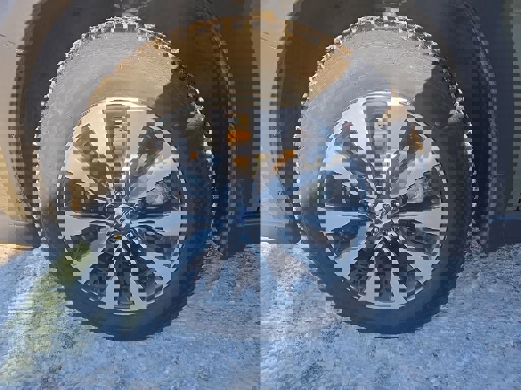 Used 2023 Subaru Outback Touring w/ Popular Package #2 image 9