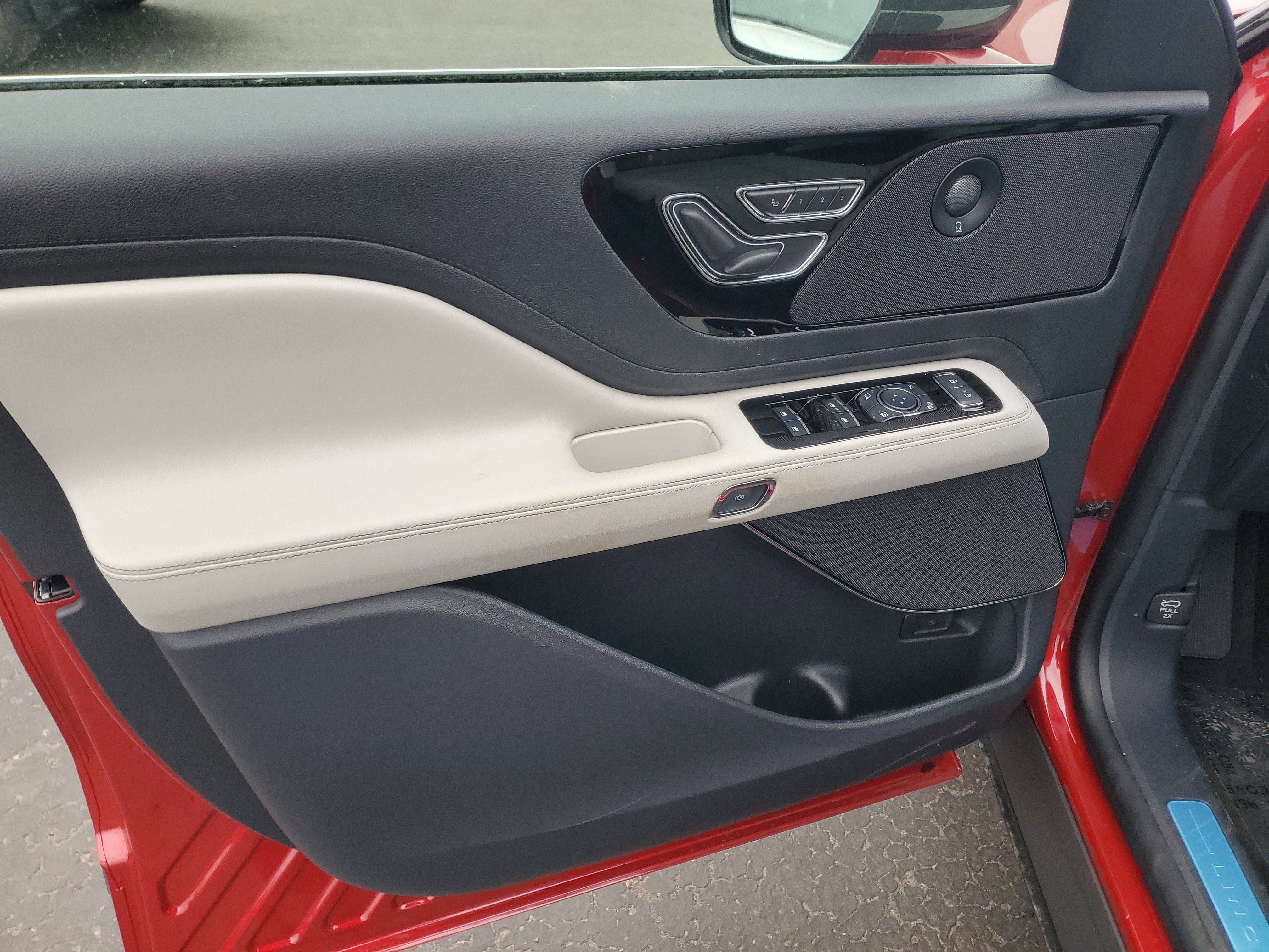 New 2026 Lincoln Aviator Premiere image 8