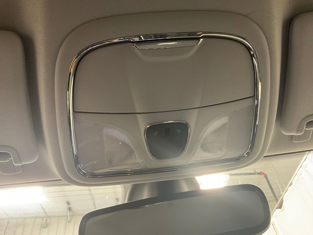Used 2019 Jeep Cherokee Limited w/ Trailer Tow Group AWD/4WD image 25