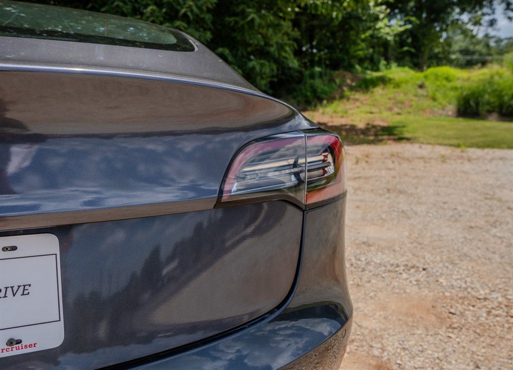 Used 2022 Tesla Model 3 Standard Range RWD image 11