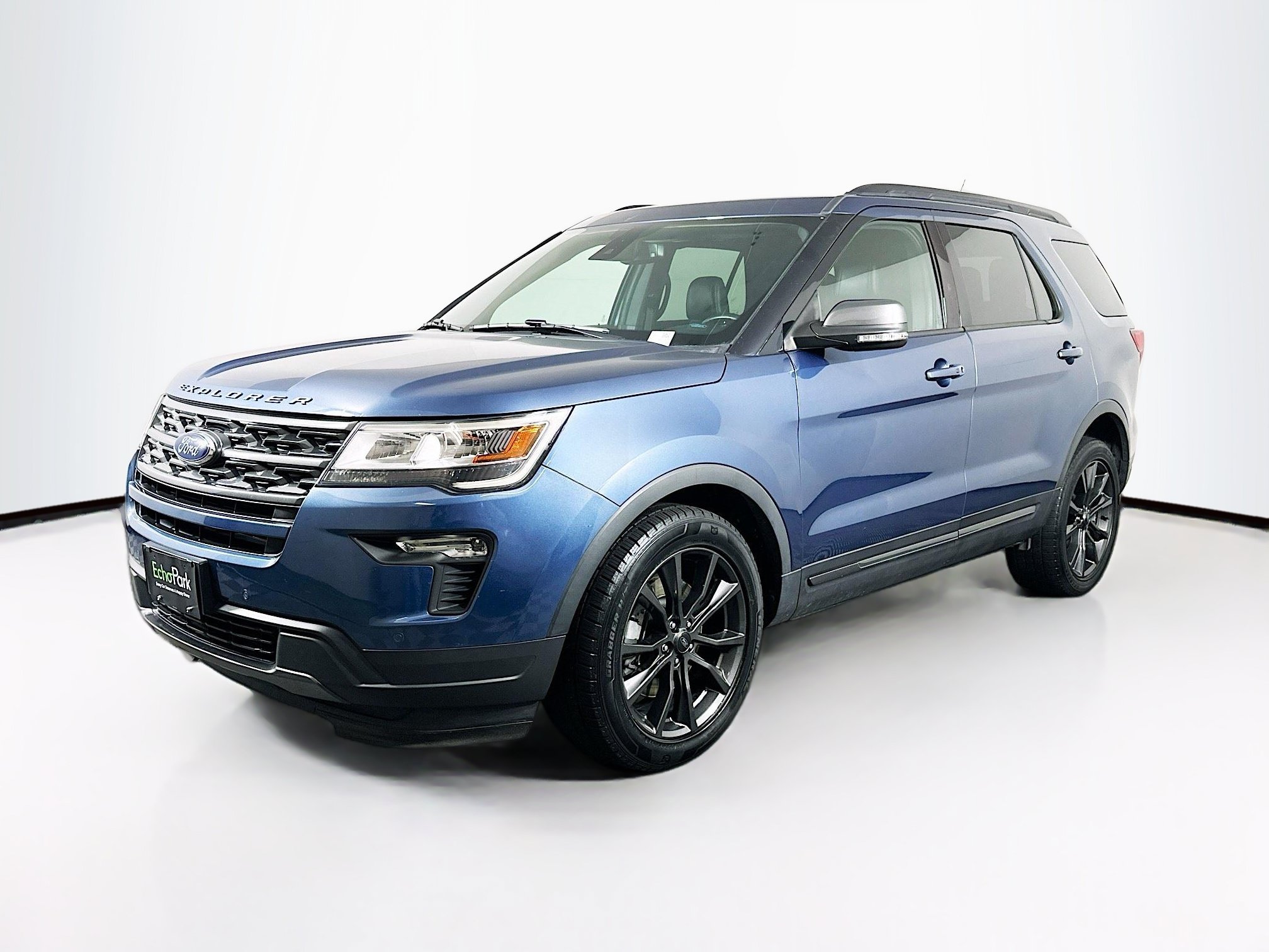 Used 2019 Ford Explorer XLT w/ Equipment Group 202A AWD/4WD image 3