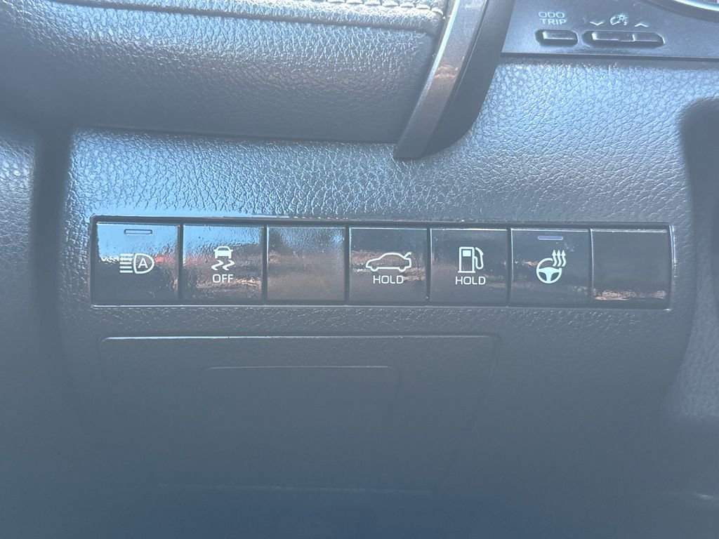Used 2020 Toyota Camry SE w/ Moonroof Package AWD/4WD image 32