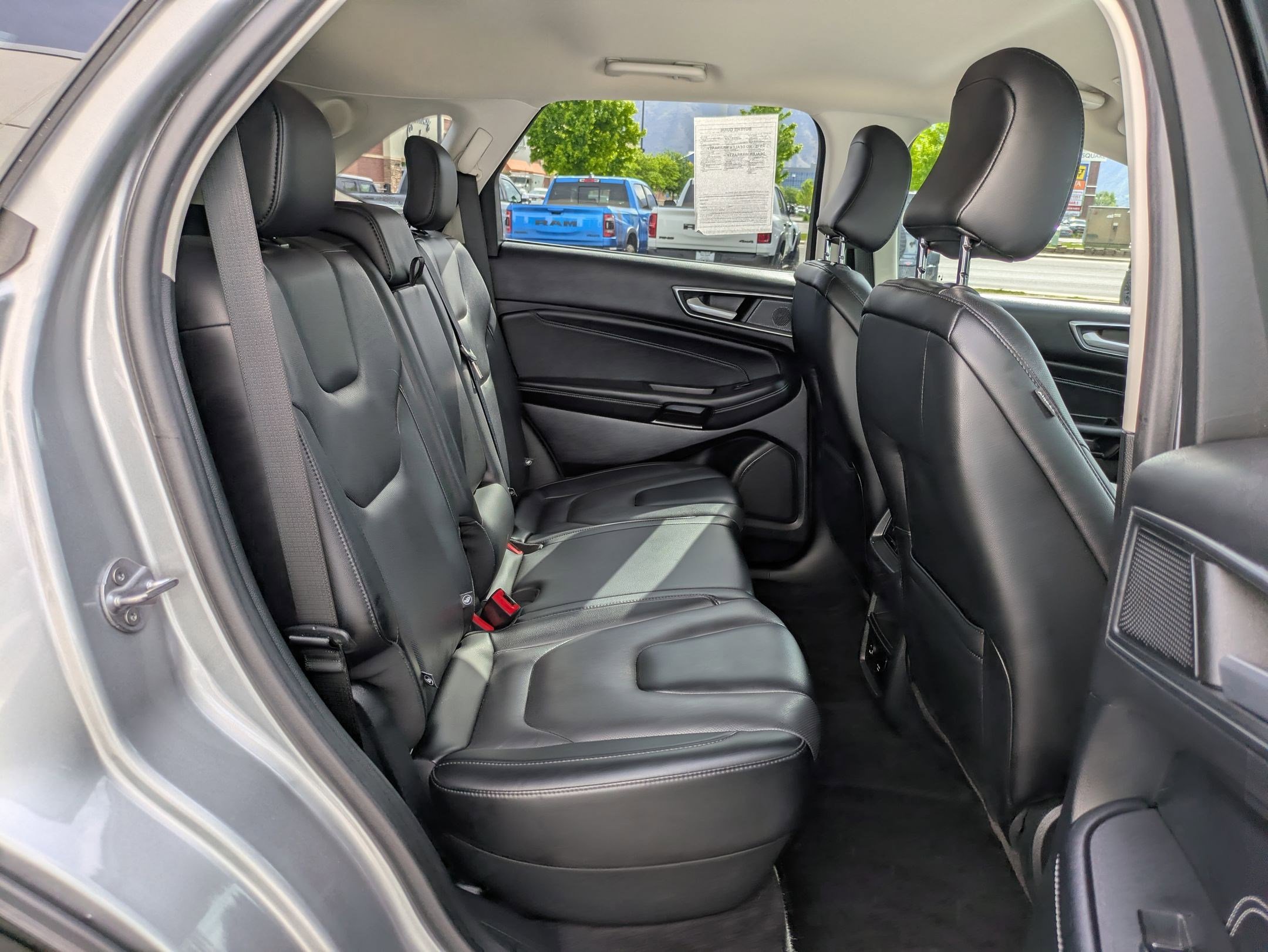 Used 2022 Ford Edge Titanium w/ Equipment Group 301A AWD/4WD image 33