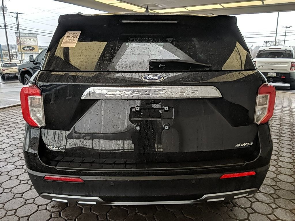 Used 2023 Ford Explorer XLT w/ Equipment Group 202A image 6