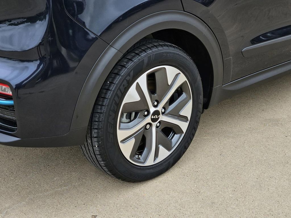 Used 2022 Kia Niro EX Premium FWD image 7