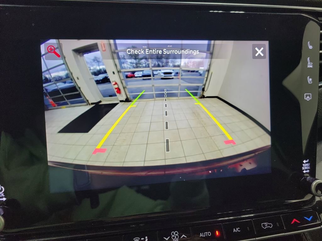 Used 2023 Jeep Wagoneer 4WD image 9