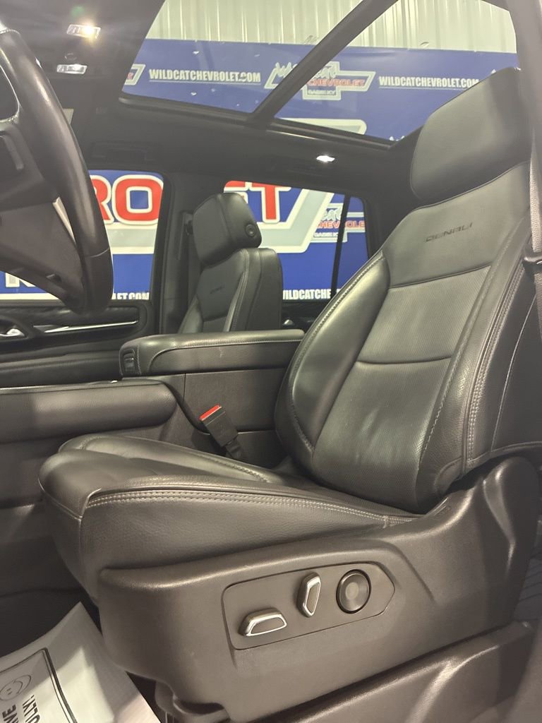 Used 2022 GMC Yukon Denali AWD/4WD image 19