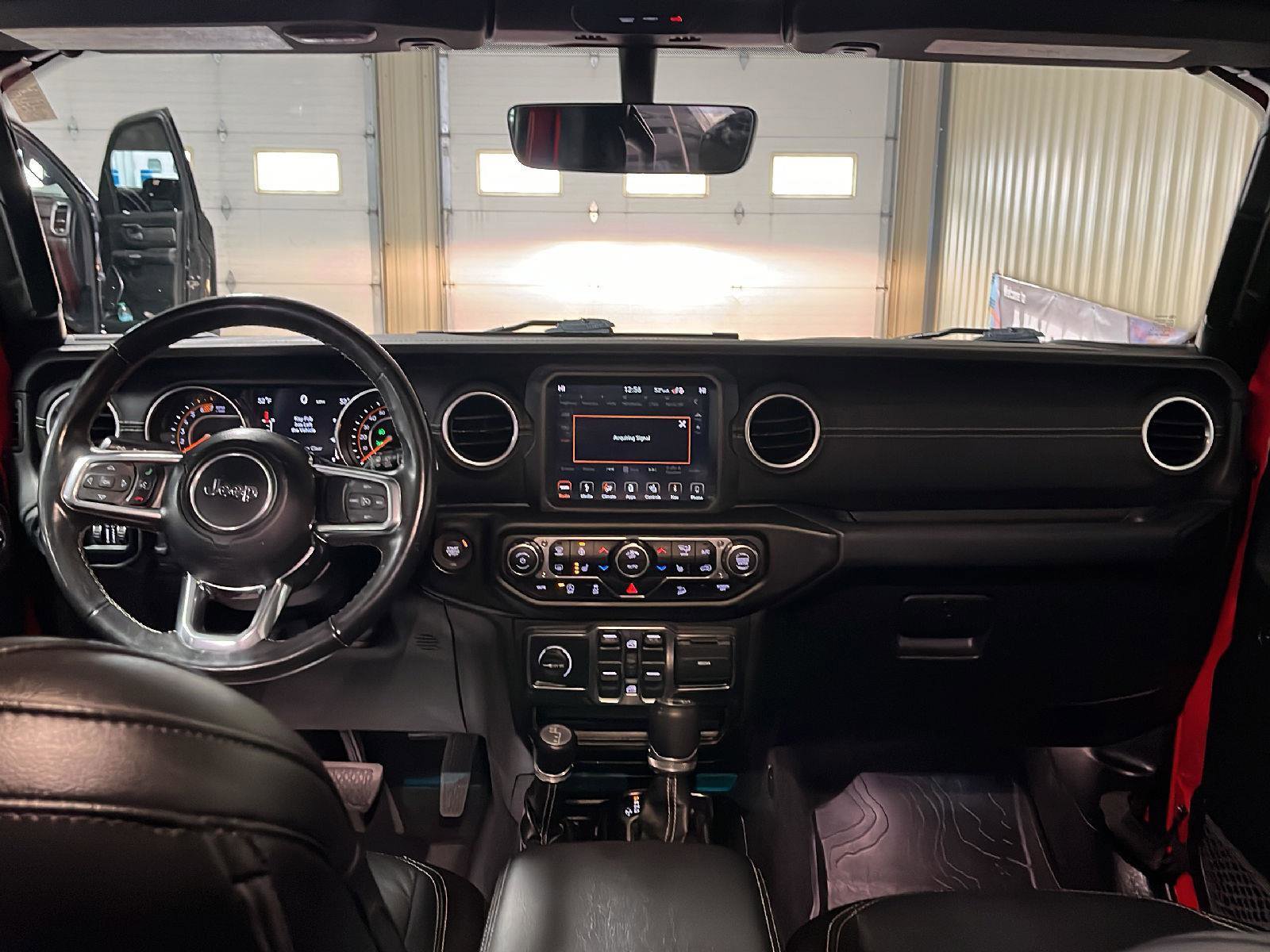 Used 2019 Jeep Wrangler Unlimited Sahara image 25