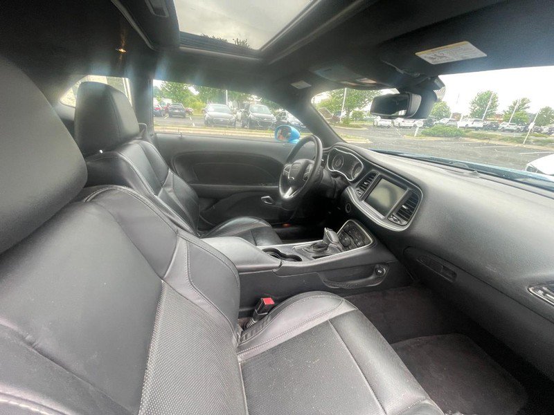Used 2016 Dodge Challenger SXT Plus RWD image 4