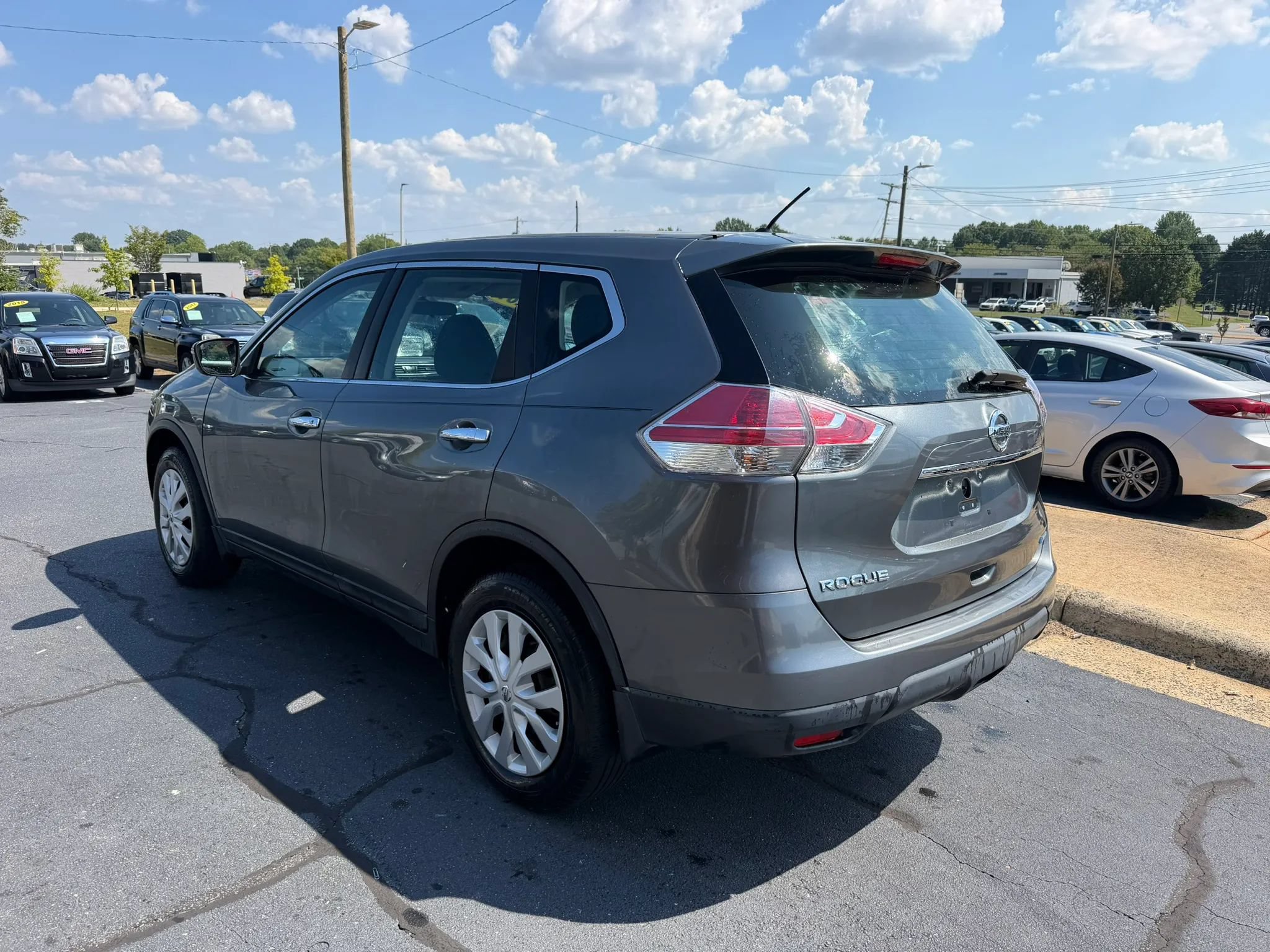 Used 2014 Nissan Rogue S FWD image 5