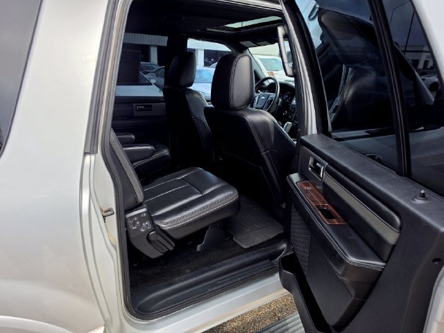 Used 2017 Ford Expedition EL Platinum AWD/4WD image 14