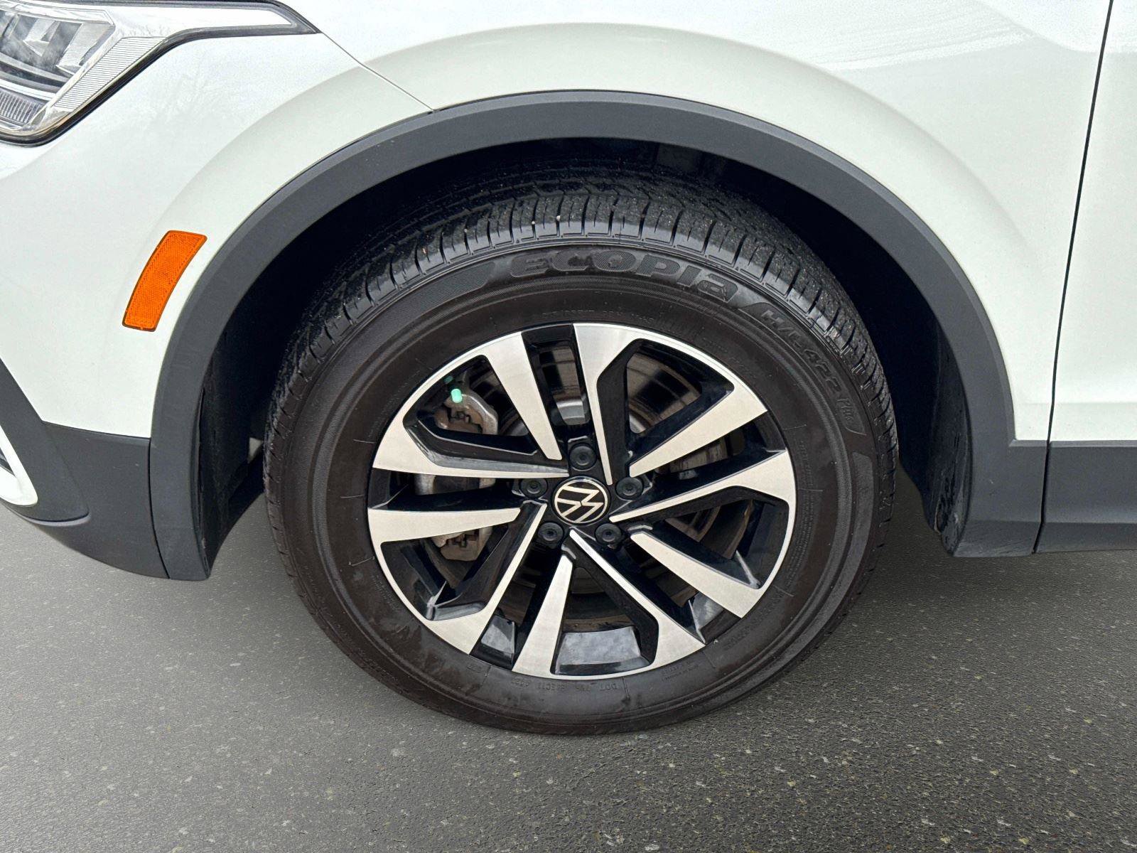 Used 2024 Volkswagen Tiguan S image 9