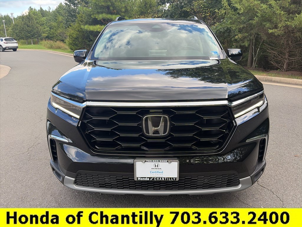 Certified 2024 Honda Pilot Touring image 2