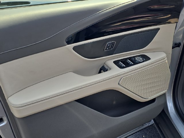 Certified 2024 Lincoln Nautilus Premier AWD/4WD image 8