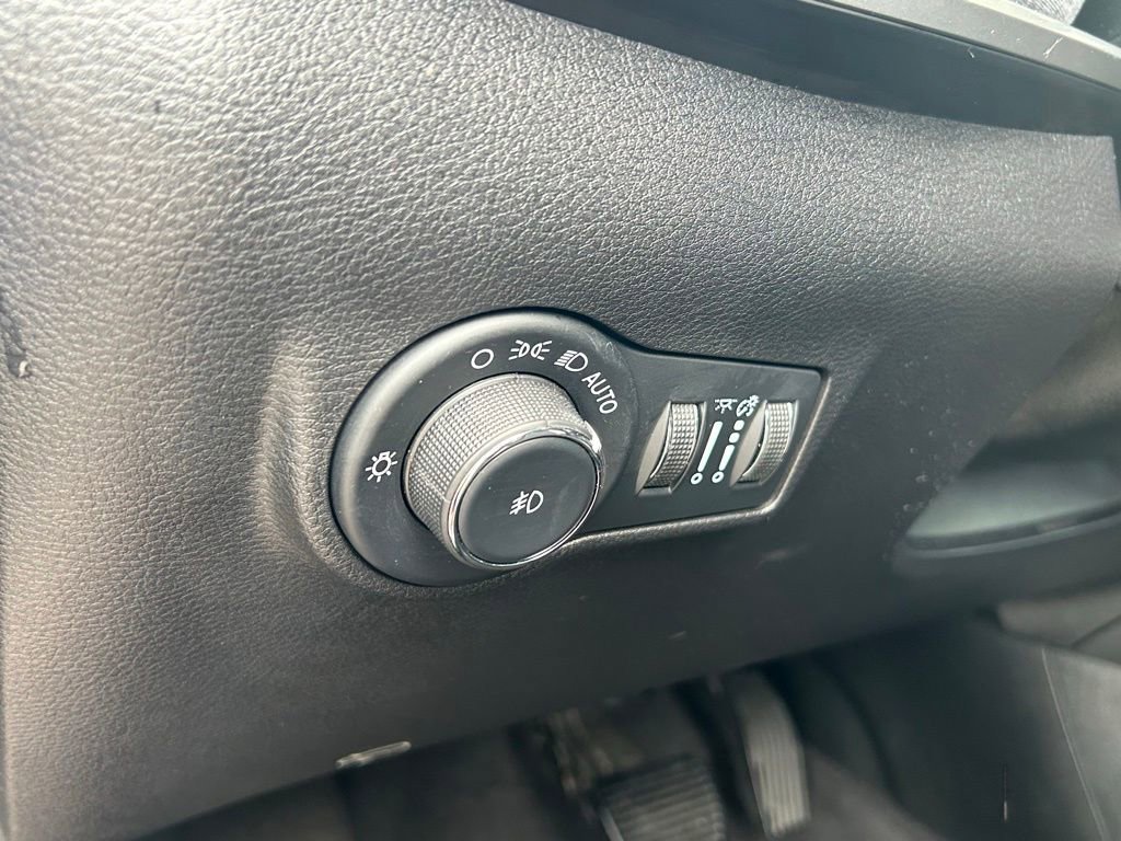 Certified 2022 Jeep Compass Latitude image 43