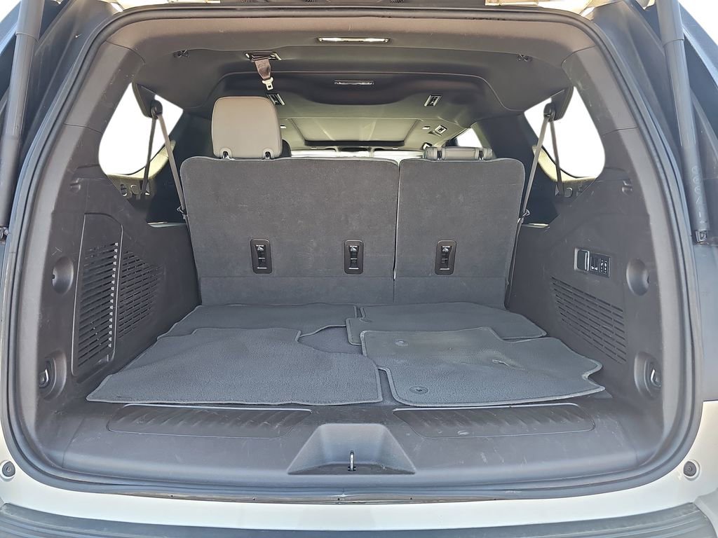 Used 2023 Chevrolet Suburban LT w/ Luxury Package AWD/4WD image 30
