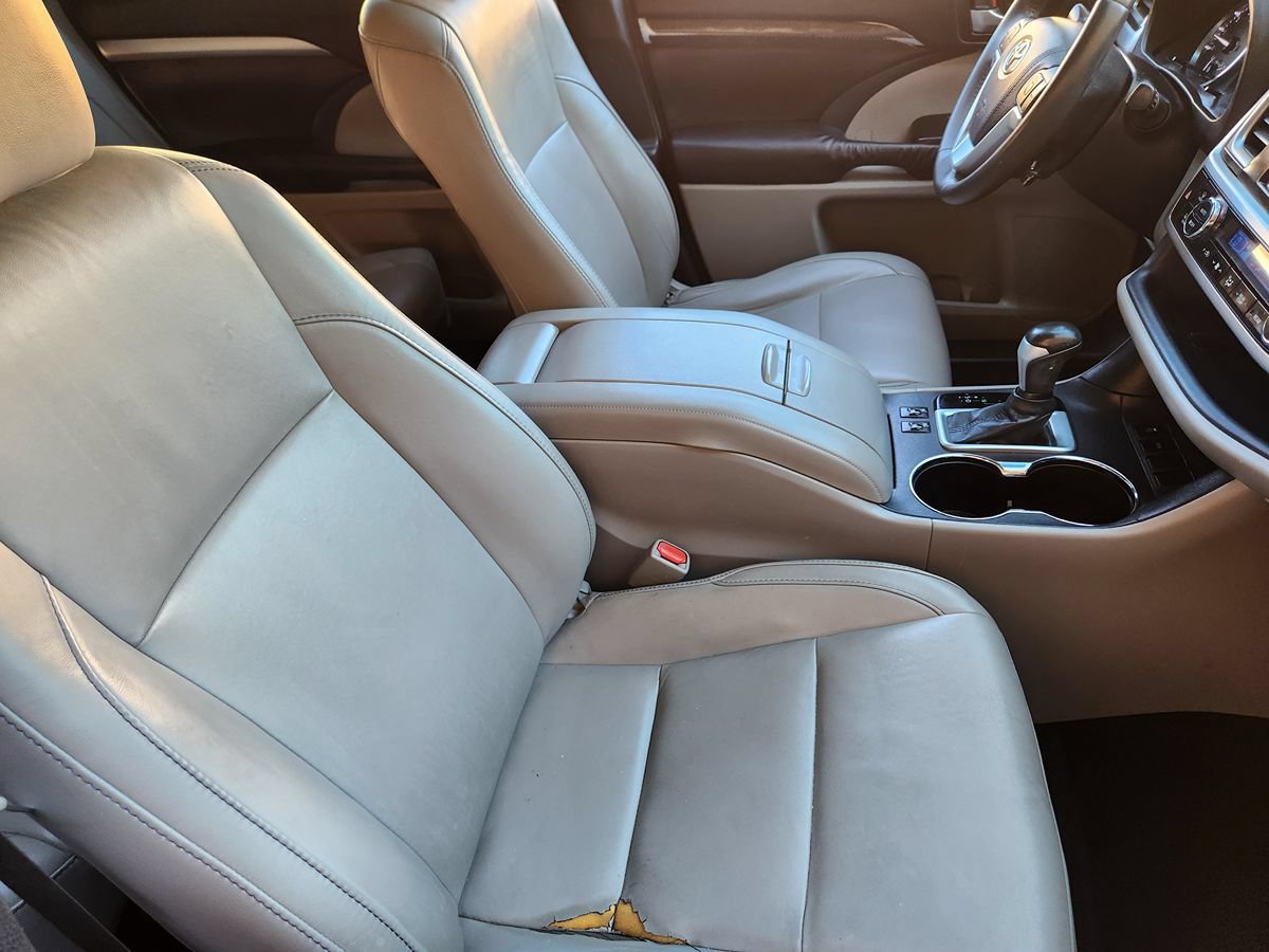 Used 2016 Toyota Highlander XLE FWD image 32