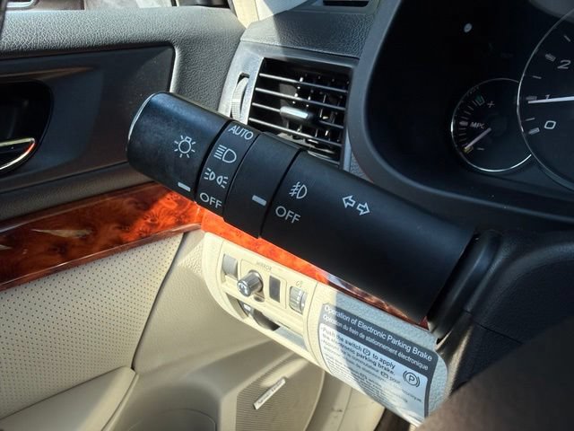 Used 2011 Subaru Outback 2.5i Limited AWD/4WD image 27