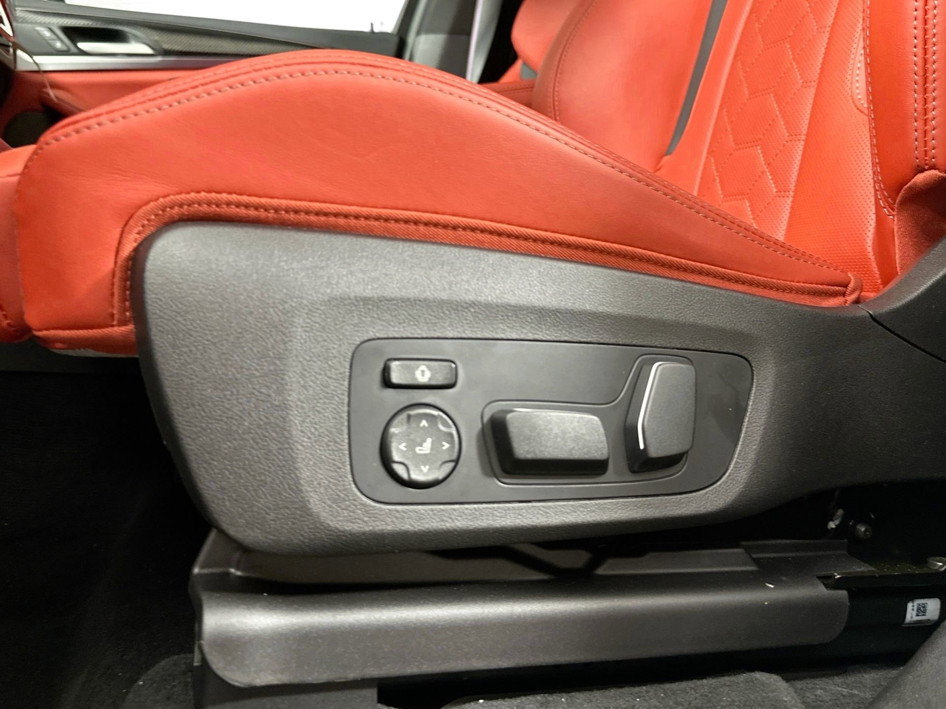 Used 2025 BMW X4 M Base w/ Competition Package image 14