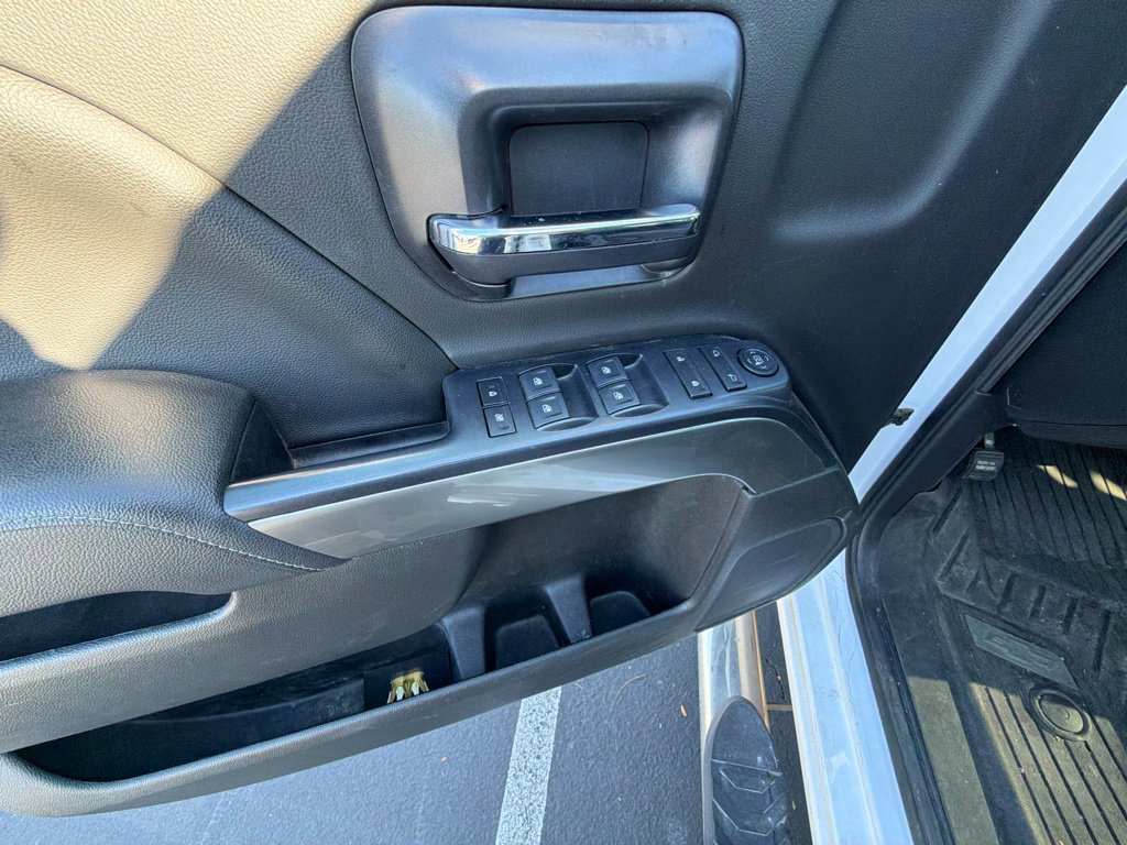Used 2018 Chevrolet Silverado 1500 LT w/ All Star Edition AWD/4WD image 6