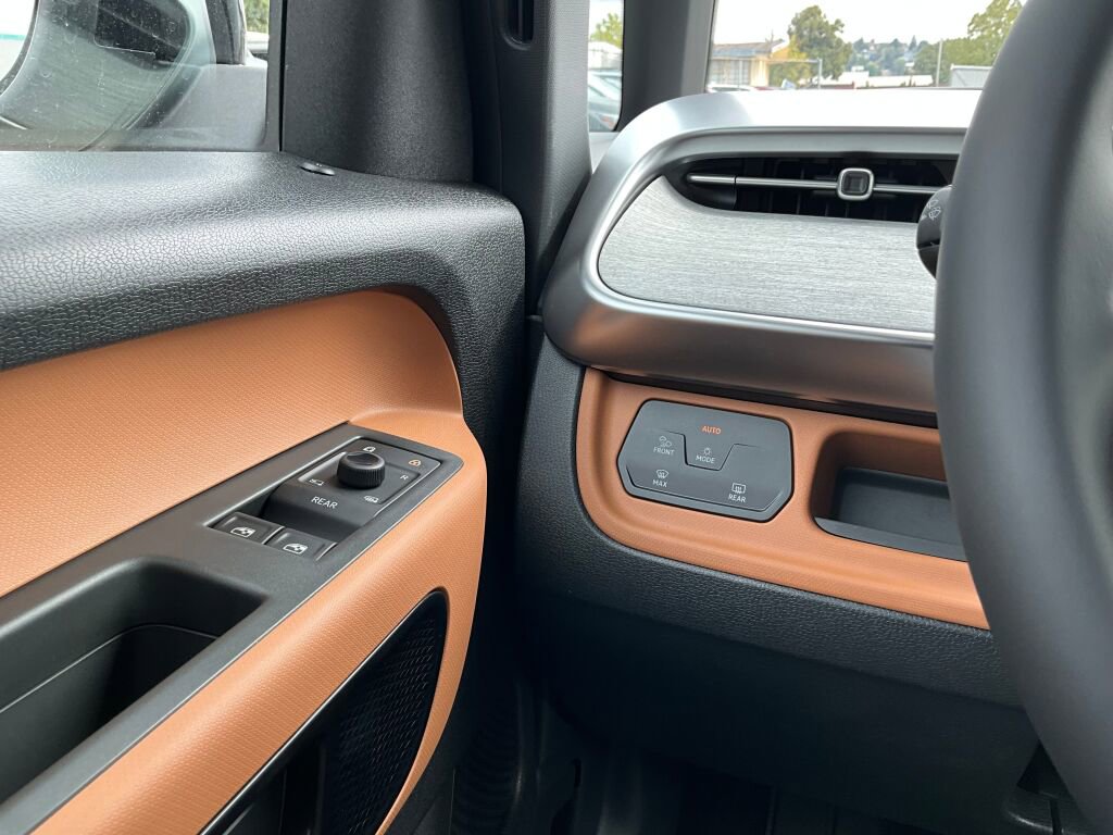New 2025 Volkswagen ID. Buzz Pro S Plus image 24
