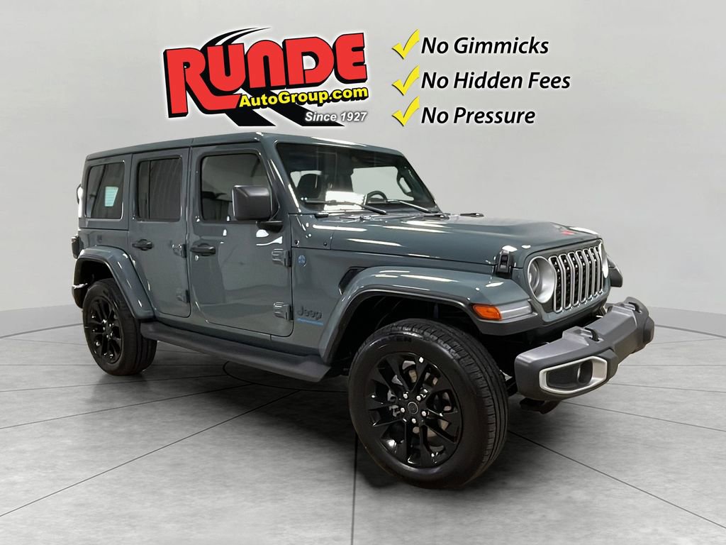 Used 2025 Jeep Wrangler Sahara image 5