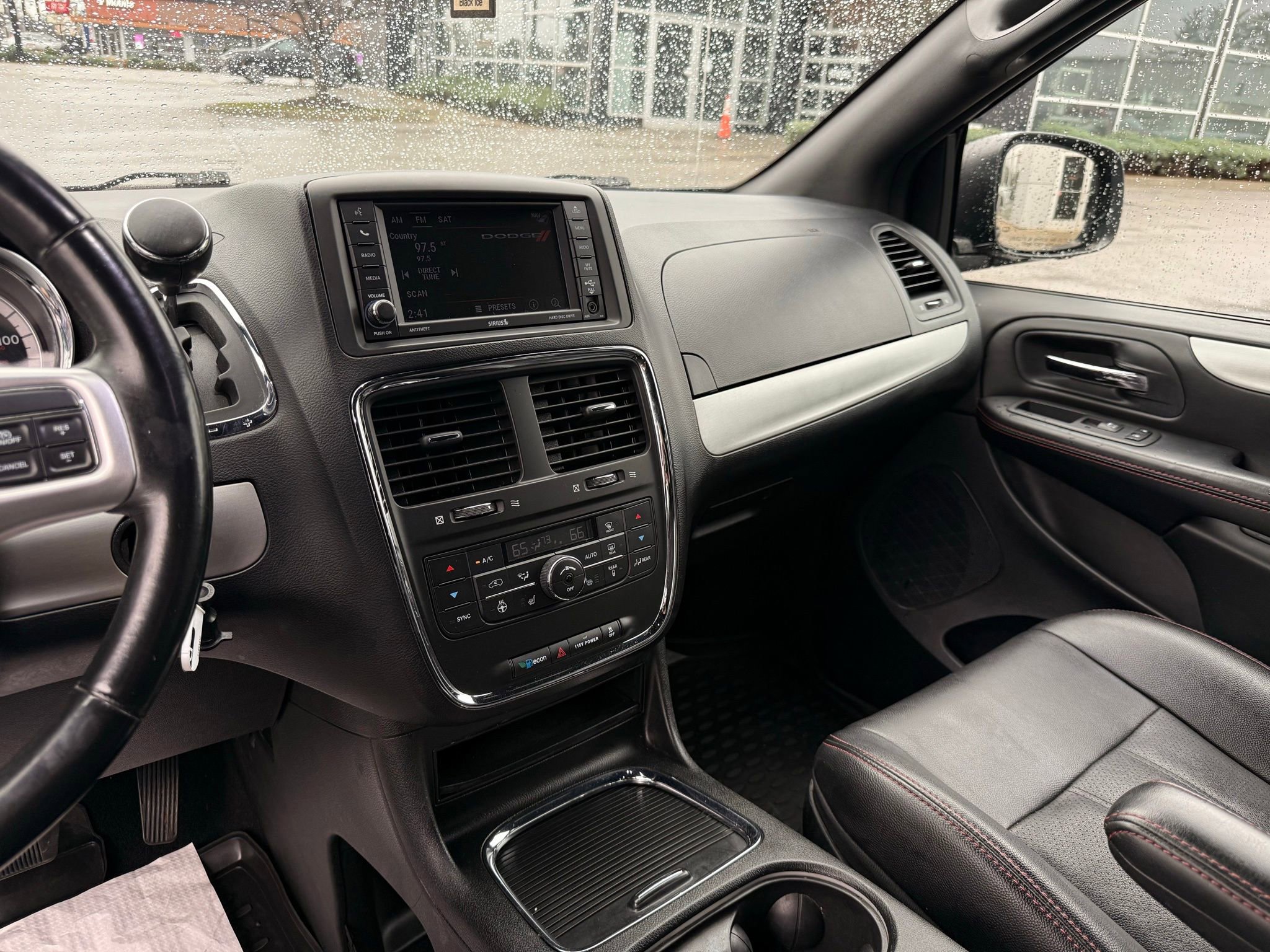 Used 2018 Dodge Grand Caravan GT image 38