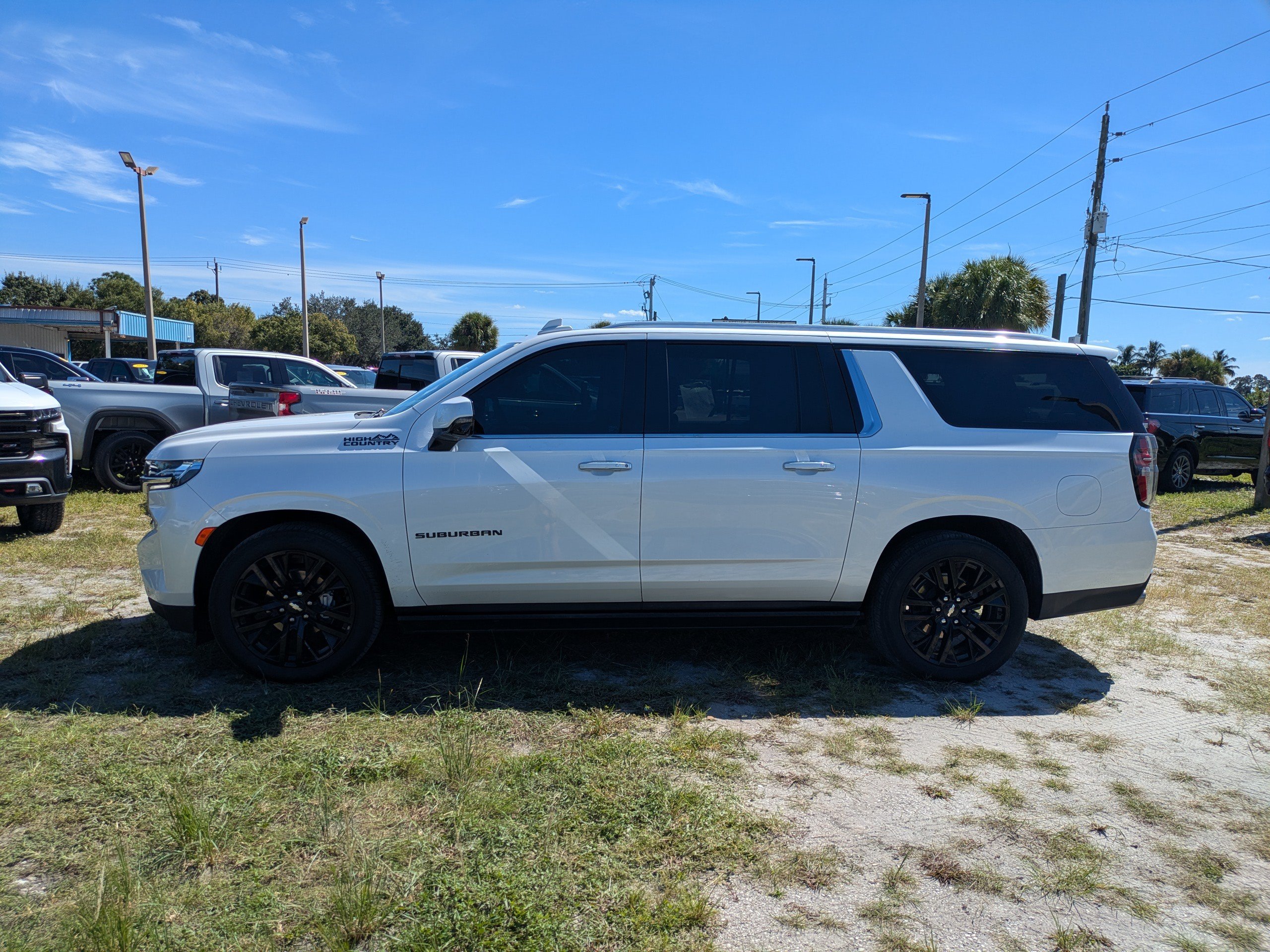 Used 2024 Chevrolet Suburban High Country AWD/4WD image 7