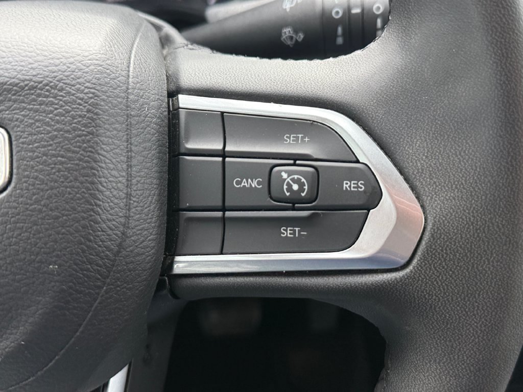 Used 2024 Jeep Compass Latitude AWD/4WD image 24