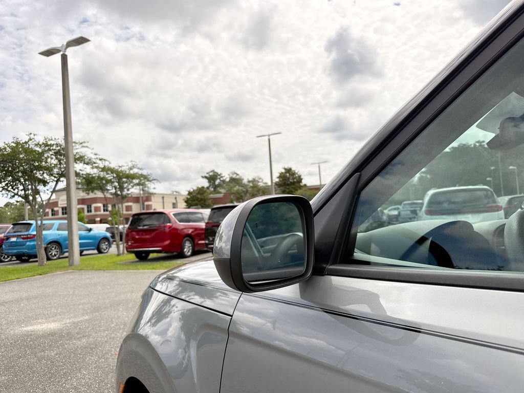 Used 2024 Kia Soul LX w/ Option Group 015 FWD image 12